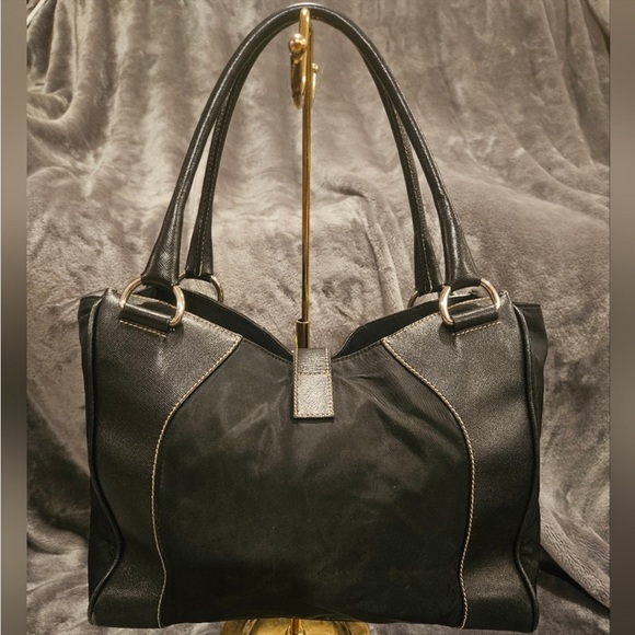 Low start. PRADA Nylon Shoulder Bag. EUC Pre-loved H:9.25" × W:11.5" COA - Picture 2 of 12